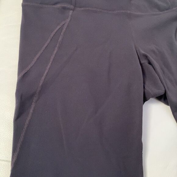 Athleta Cropped Capri Leggings w/ Back Slits Size M - Picture 8 of 11